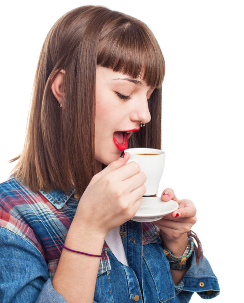 junges Mädchen, das Kaffee riecht - Foto, Bild