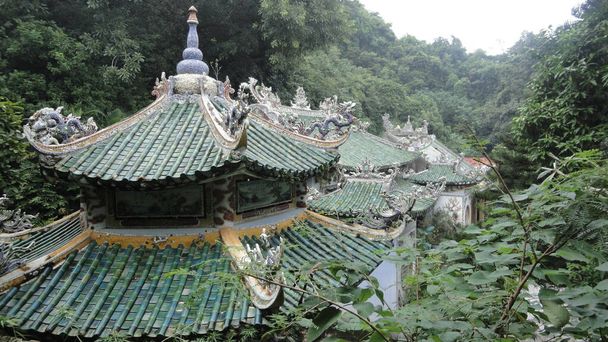 Пагода на Мраморных горах недалеко от Дананга, Вьетнам. - Фото, изображение