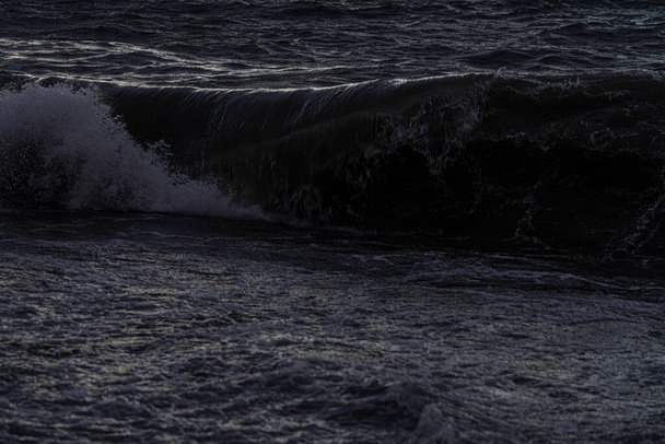 Ondas do mar ao pôr do sol - Foto, Imagem