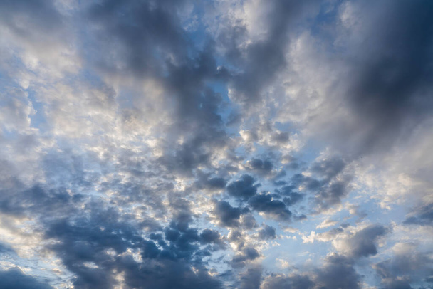 Amazing clouds in the sky before sunset - Φωτογραφία, εικόνα