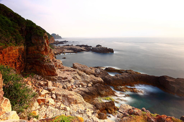 Longdong Bay στη βορειοανατολική ακτή της Ταϊβάν (Νέα Ταϊπέι Πόλη και Yilan) Εθνική Σκηνική Περιοχή. - Φωτογραφία, εικόνα
