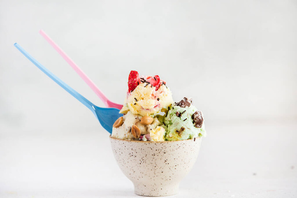 Ice cream healthy with fruits and nuts - Foto, Imagen