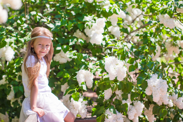 virágzó virágoskert Hóvirágok boldog kis - Fotó, kép