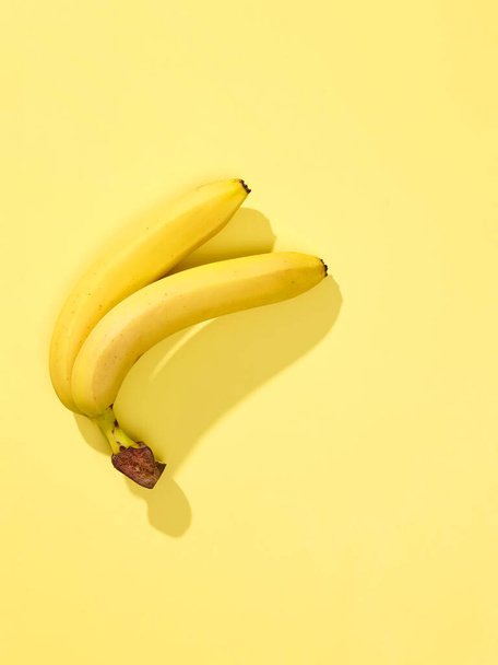 新鮮な黄色のバナナトップビュー - 写真・画像
