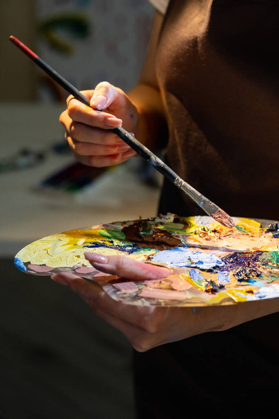 painting school female master class artistic hobby - Фото, изображение