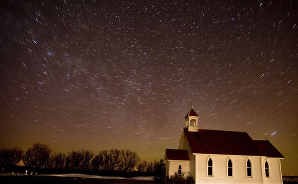 Star Trails Night Shot Church Canadá
 - Foto, imagen