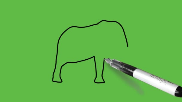 Σχεδίαση ενός ελέφαντα σε μαύρο και μπλε συνδυασμό χρωμάτων σε αφηρημένο πράσινο φόντο - Πλάνα, βίντεο