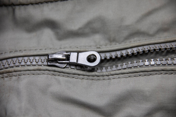 chaqueta gris claro con cremallera - Foto, Imagen