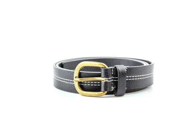 Cinturón de cuero negro aislado fondo blanco
 - Foto, imagen