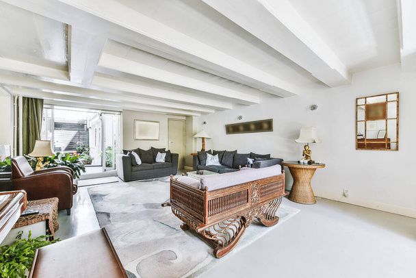 Spacious sitting room in luxury house - Фото, изображение