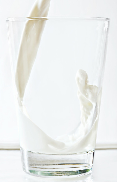 скло з молоком
 - Фото, зображення