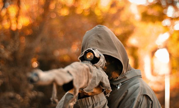 Camouflage chasseur visant avec son fusil  - Photo, image