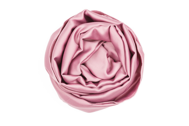 een roze zijden sjaal verbonden steeg - Foto, afbeelding