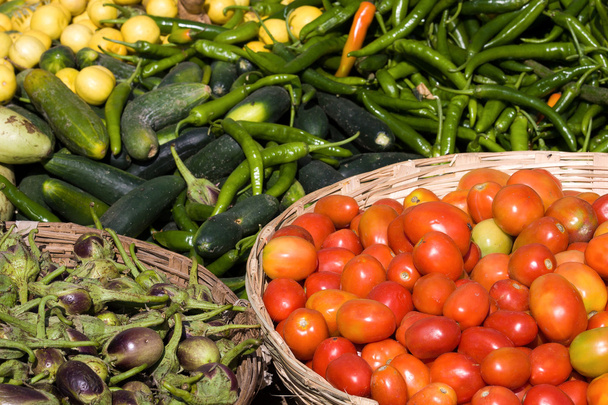 Many different ecological vegetables on market in India - Φωτογραφία, εικόνα