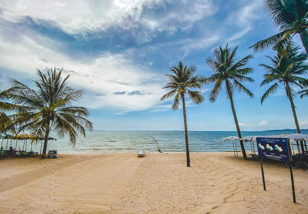 pohled na pláž Jomtien během covid uzamčení, Pattaya, Chonburi, Thajsko - Fotografie, Obrázek