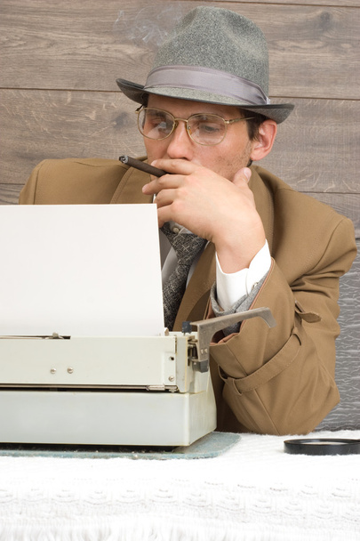 writer is typing - Фото, изображение