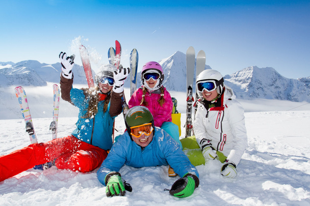 lyžování, zima, sníh, lyžování, slunce a zábavy - Fotografie, Obrázek