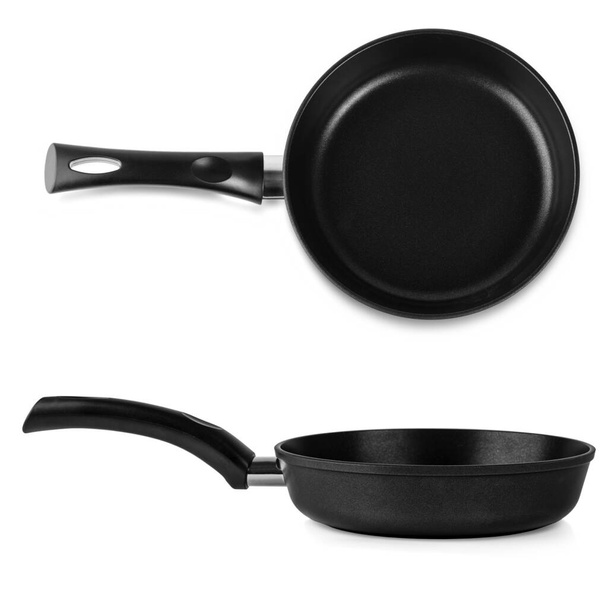 Черная сковородка на белом фоне - Фото, изображение