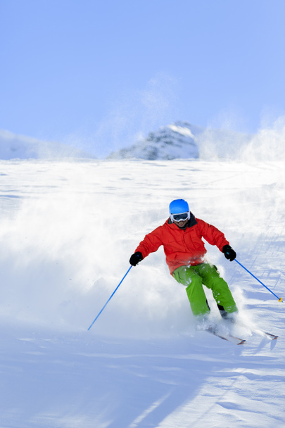 Ski, Skier, Freeride in fresh powder snow - man skiing downhill - Foto, Imagem