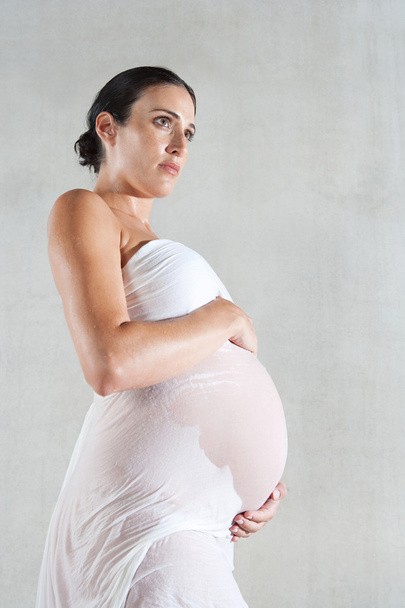 Atractiva mujer embarazada
 - Foto, imagen