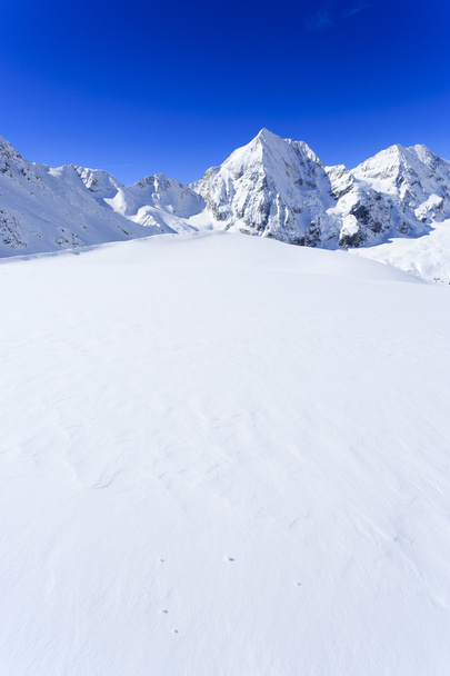Winterberge, Skipiste in den italienischen Alpen - Foto, Bild