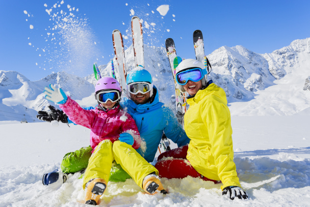 narty, zima, śnieg, narciarzy, słońce i zabawa - Zdjęcie, obraz
