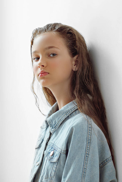 portrait of a teenage girl in the studio - Φωτογραφία, εικόνα