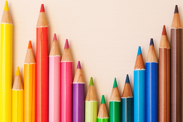 Crayons de dessin multicolores
 - Photo, image