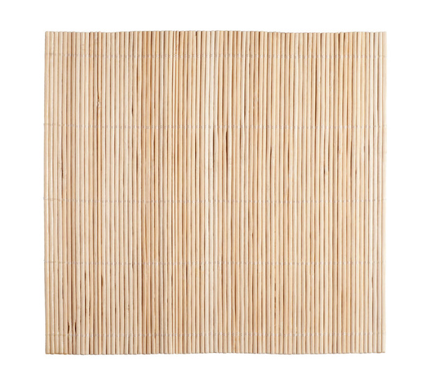 Bambusová podložka izolovaná na bílém pozadí. Horní pohled. - Fotografie, Obrázek