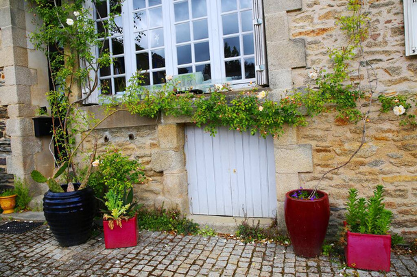 A gyönyörű középkori falu Rochefort-en-terre, az egyik legszebb falvak Franciaországban található a régióban Bretagne - Fotó, kép