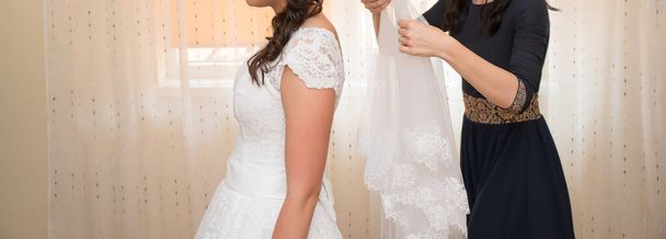 結婚式の前の花嫁の準備  - 写真・画像