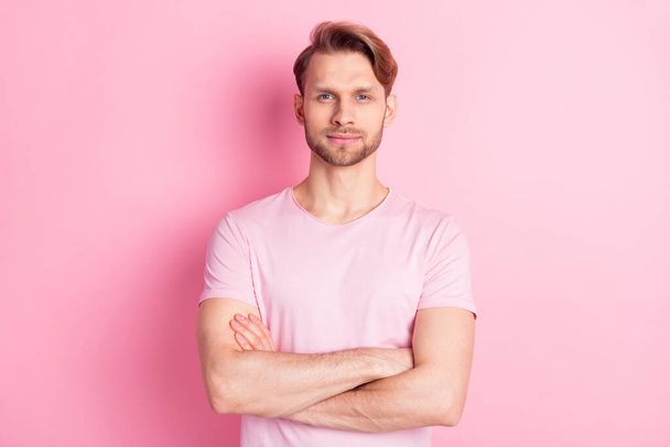 Photo of sweet confident young gentleman dressed casual t-shirt arms crossed smiling isolated pink color background - Φωτογραφία, εικόνα
