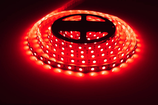 Красный световой рулон - Фото, изображение
