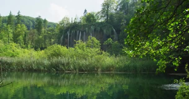 Καταρράκτης στο Εθνικό Πάρκο Plitvice Lakes - Πλάνα, βίντεο