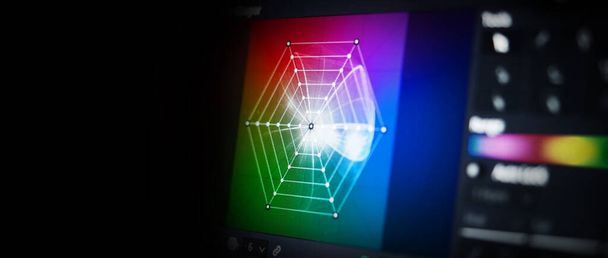Nástroje pro třídění barev nebo RGB indikátor korekce barev na monitoru v procesu postprodukce. Televizní plnohodnotný stupeň zpracování videa nebo filmu. pro barevné úpravy nebo třídění barev na digitálním filmu. - Fotografie, Obrázek