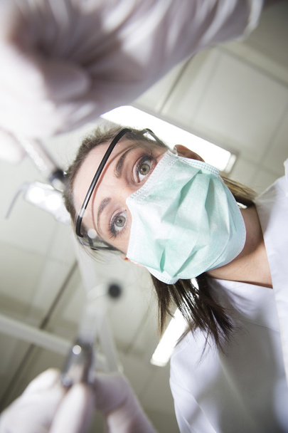 dentysta w akcji - Zdjęcie, obraz