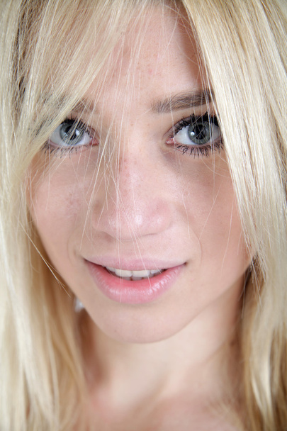portrait of a beautiful blond girl. close up - Foto, imagen