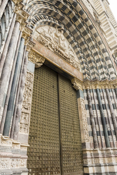 Entrance Door to Cathedral in Genova, Italy. - Zdjęcie, obraz