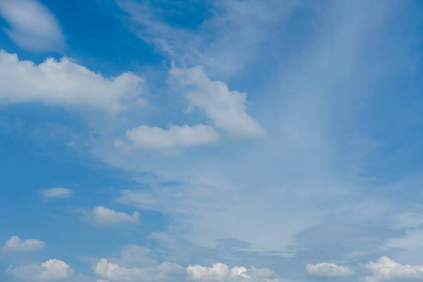 céu azul com fundo nuvem - Foto, Imagem
