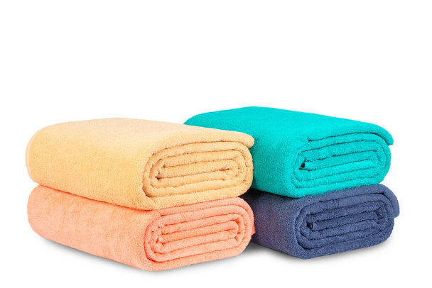 ręczniki frotte i prześcieradła wykonane z bawełny, wycinanie izolatu na białym tle - Zdjęcie, obraz