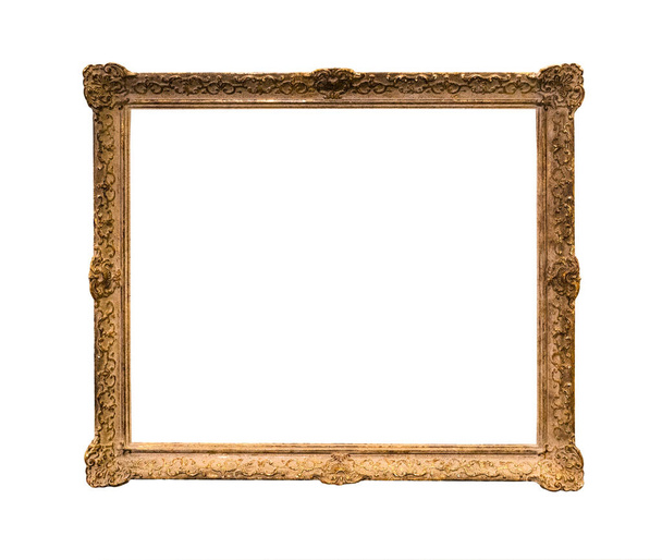 старая декоративная резная деревянная рамка с вырезанным холстом на белом фоне - Фото, изображение
