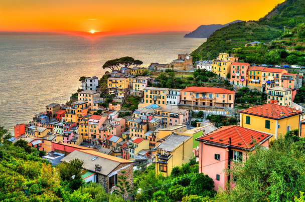 Coucher de soleil à Riomaggiore - Cinque Terre, Italie - Photo, image