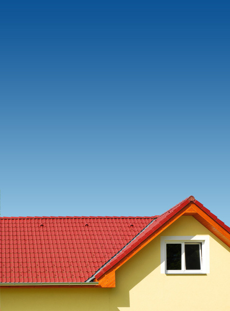 dak met tegels van klei - Foto, afbeelding