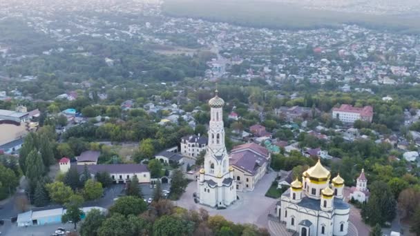 ロシアのスタヴロポリ。スタヴロポリの神の母のカザンアイコンの大聖堂。日没の時間。4K - 映像、動画