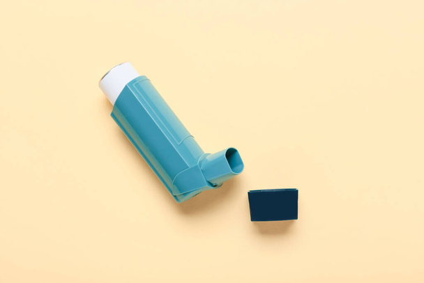 Modern inhaler on color background - Φωτογραφία, εικόνα