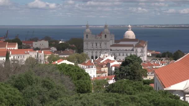Kirche Sao Vicente de Fora und andere Gebäude - Filmmaterial, Video