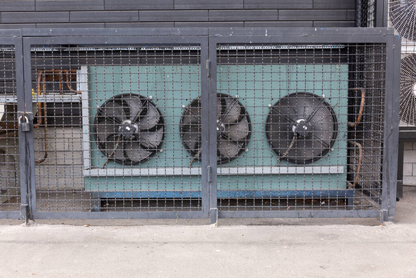 Ventiladores de sistema de purificação de ar em instalações industriais. - Foto, Imagem