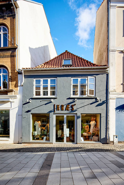 Danimarka 'da küçük bir mağaza binası. - Fotoğraf, Görsel