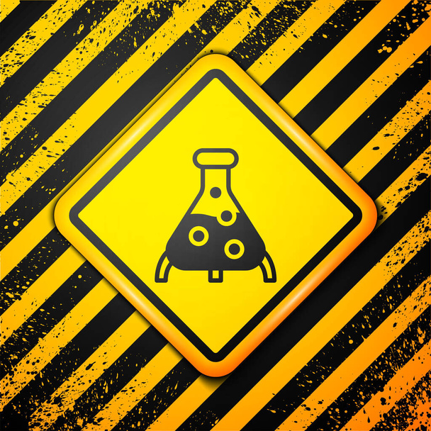 Fekete kémcső és lombik kémiai laboratóriumi vizsgálati ikon sárga alapon elkülönítve. Laboratóriumi üvegáru jel. Figyelmeztető jel. Vektor. - Vektor, kép