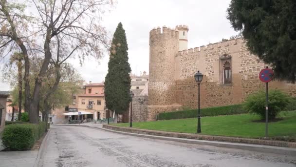 Antigua muralla en Plaza de San Juan de los Reyes - Metraje, vídeo